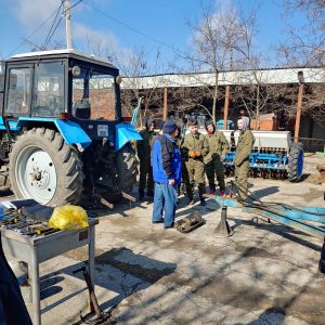 Activități dedicate săptămânii meseriei „Tractorist”